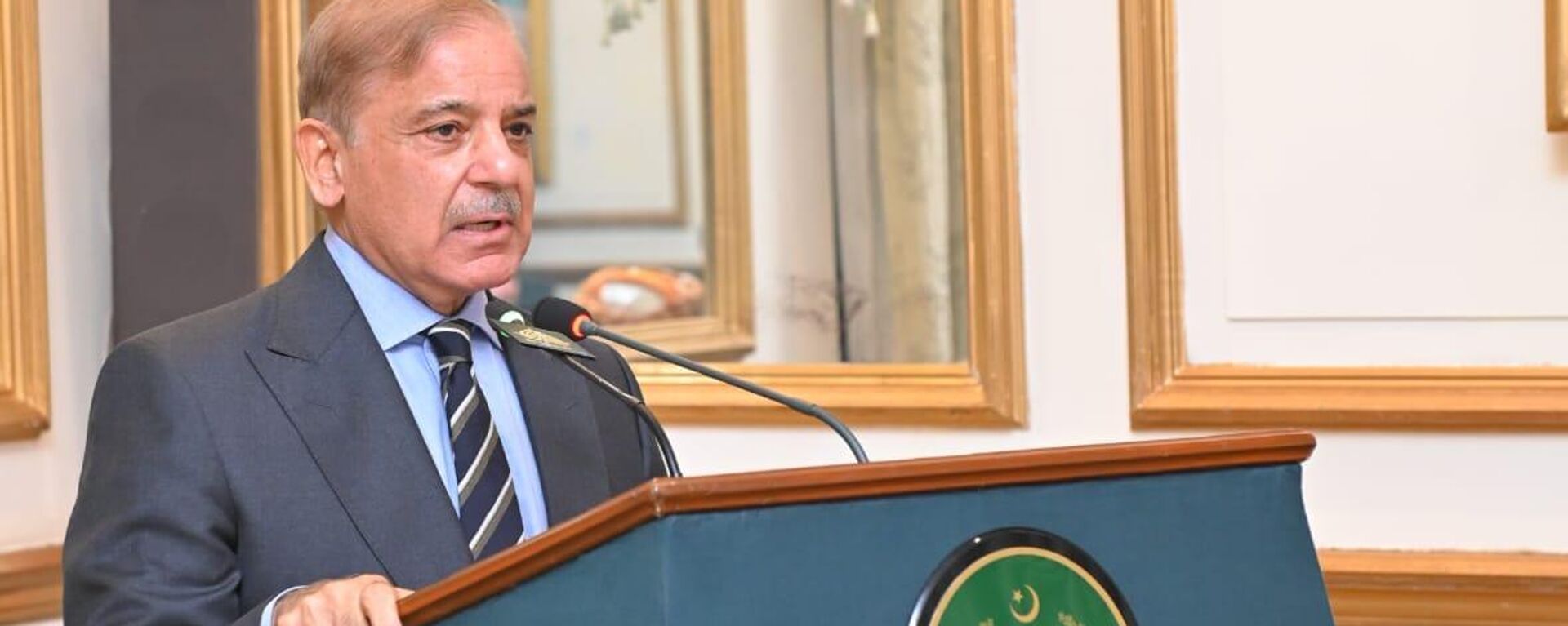 Prime Minister Muhammad Shehbaz Sharif addressing at a reception in the honour of England and Pakistan Cricket Teams in Prime Minister House Islamabad on 05 December 2022
 - Sputnik India, 1920, 09.04.2024