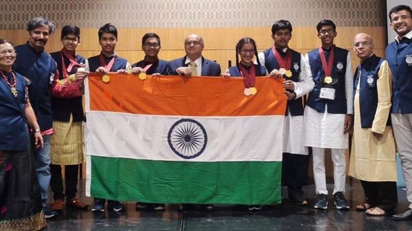 India secured top rank at the 19th International Junior Science Olympiad (IJSO) 2022 held in Bogota, Colombia by winning 6 gold medals. In all, 20 gold, 42 silver and 59 bronze medals were awarded at this IJSO that was held from 2 to 12 December, 2022. - Sputnik भारत