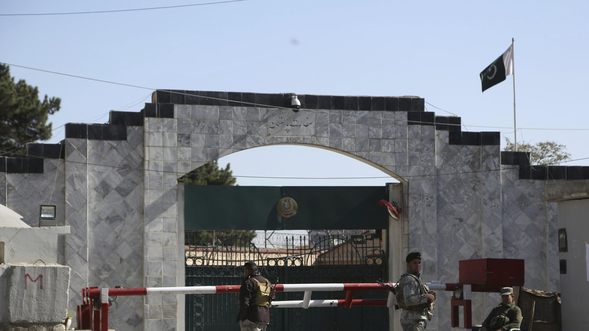 Security stands guard outside the Pakistan Embassy in Kabul, Afghanistan, Monday, Nov. 4, 2019. - Sputnik India, 1920, 01.03.2023