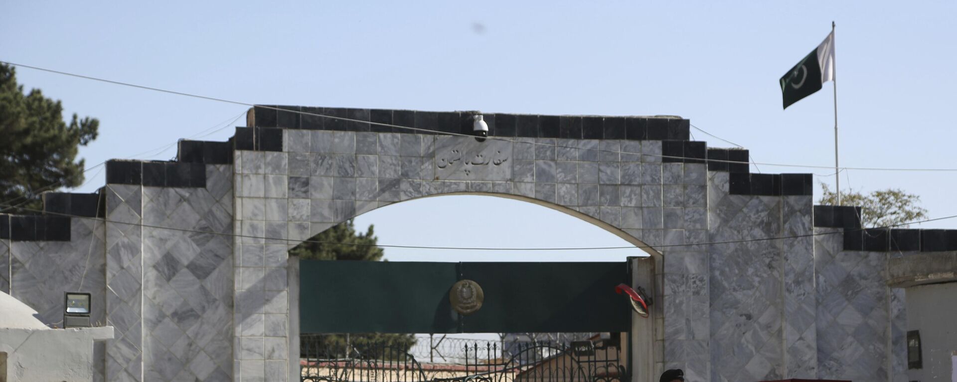 Security stands guard outside the Pakistan Embassy in Kabul, Afghanistan, Monday, Nov. 4, 2019. - Sputnik India, 1920, 14.12.2022