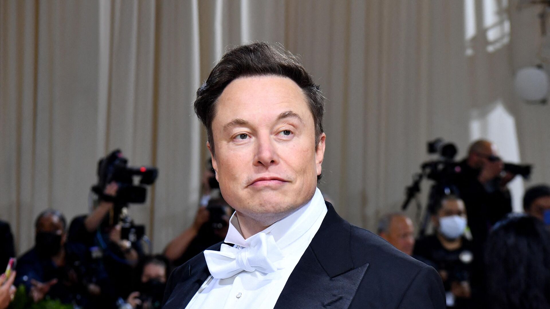 CEO, and chief engineer at SpaceX, Elon Musk, arrives for the 2022 Met Gala at the Metropolitan Museum of Art on May 2, 2022, in New York. - Sputnik India, 1920, 19.12.2022