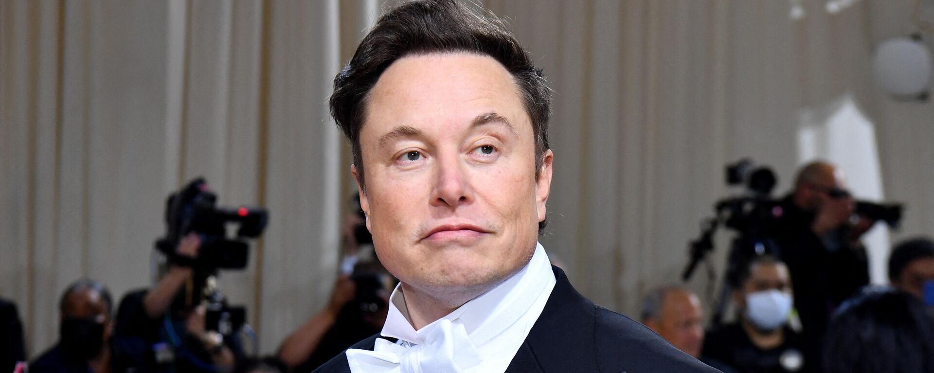 CEO, and chief engineer at SpaceX, Elon Musk, arrives for the 2022 Met Gala at the Metropolitan Museum of Art on May 2, 2022, in New York. - Sputnik India, 1920, 20.04.2023