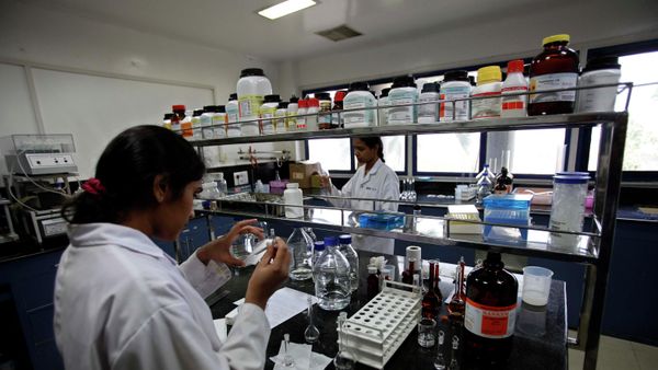 In this March 13, 2012 file photo, Indian scientists work inside a laboratory of the Research and Development Centre of Natco Pharma Ltd. in Hyderabad, India. - Sputnik India