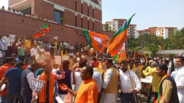 Bharatiya Janata Party Celebrating Outside BJP Office, New Delhi  - Sputnik India