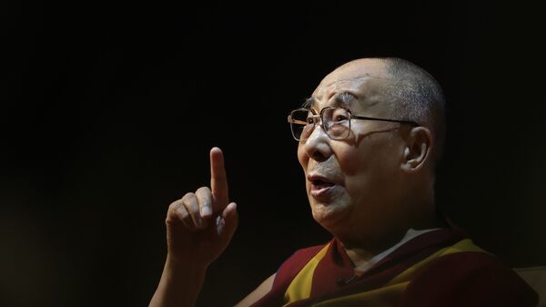 Tibetan spiritual leader the Dalai Lama speaks on the art of happiness at a public event in New Delhi, India, Thursday, Aug. 10, 2017 - Sputnik भारत