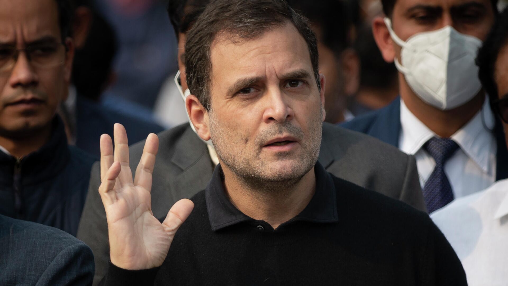 Opposition Congress party leader Rahul Gandhi addresses media in presence of leaders from other opposition parties outside Indian parliament in New Delhi, India, Tuesday, Dec. 14, 2021 - Sputnik India, 1920, 17.01.2023