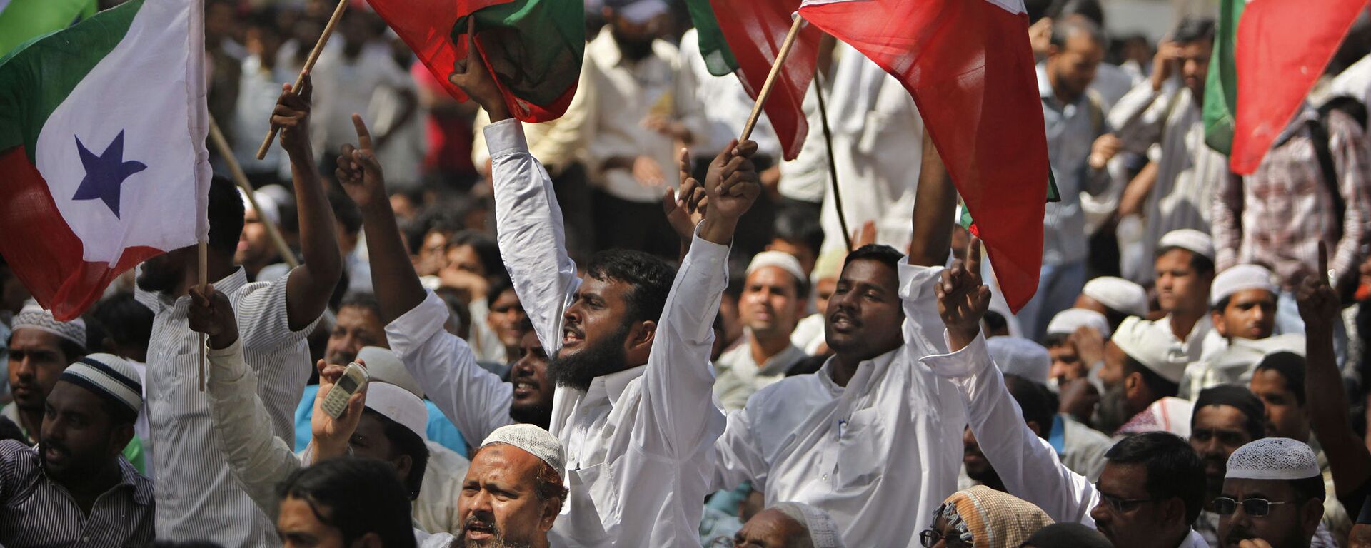Indian Muslims from the Popular Front of India shout slogans to demand for affirmative action for Muslims in government jobs and in education, in New Delhi, India, Monday, March 15, 2010 - Sputnik India, 1920, 29.12.2022