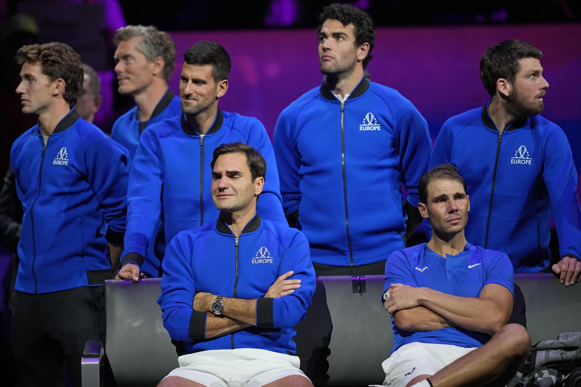 An emotional Roger Federer, left, of Team Europe sits alongside his playing partner Rafael Nadal after their Laver Cup doubles match against Team World's Jack Sock and Frances Tiafoe at the O2 arena in London, Friday, Sept. 23, 2022. - Sputnik India, 1920, 30.12.2022