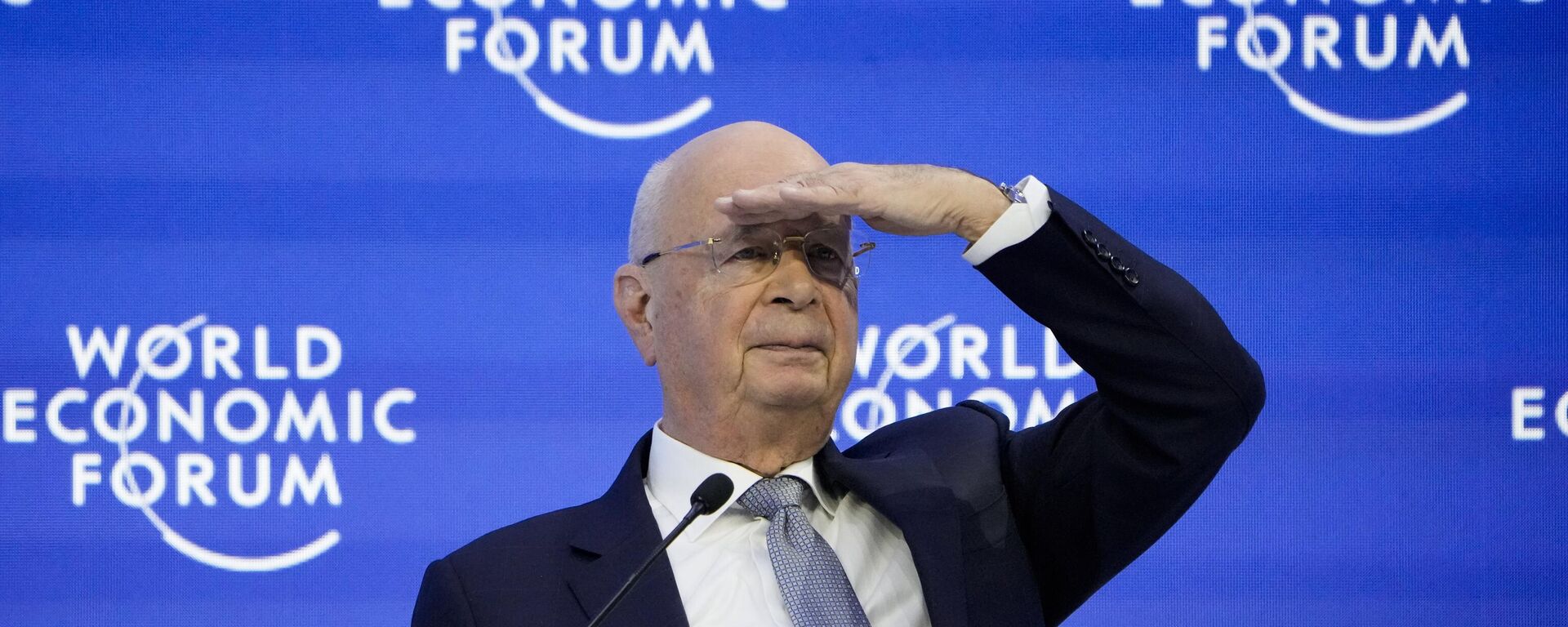 Klaus Schwab, President and founder of the World Economic Forum looks to the audience during a conversation with German Chancellor Olaf Scholz, at the World Economic Forum in Davos, Switzerland Wednesday, Jan. 18, 2023. - Sputnik India, 1920, 20.01.2023