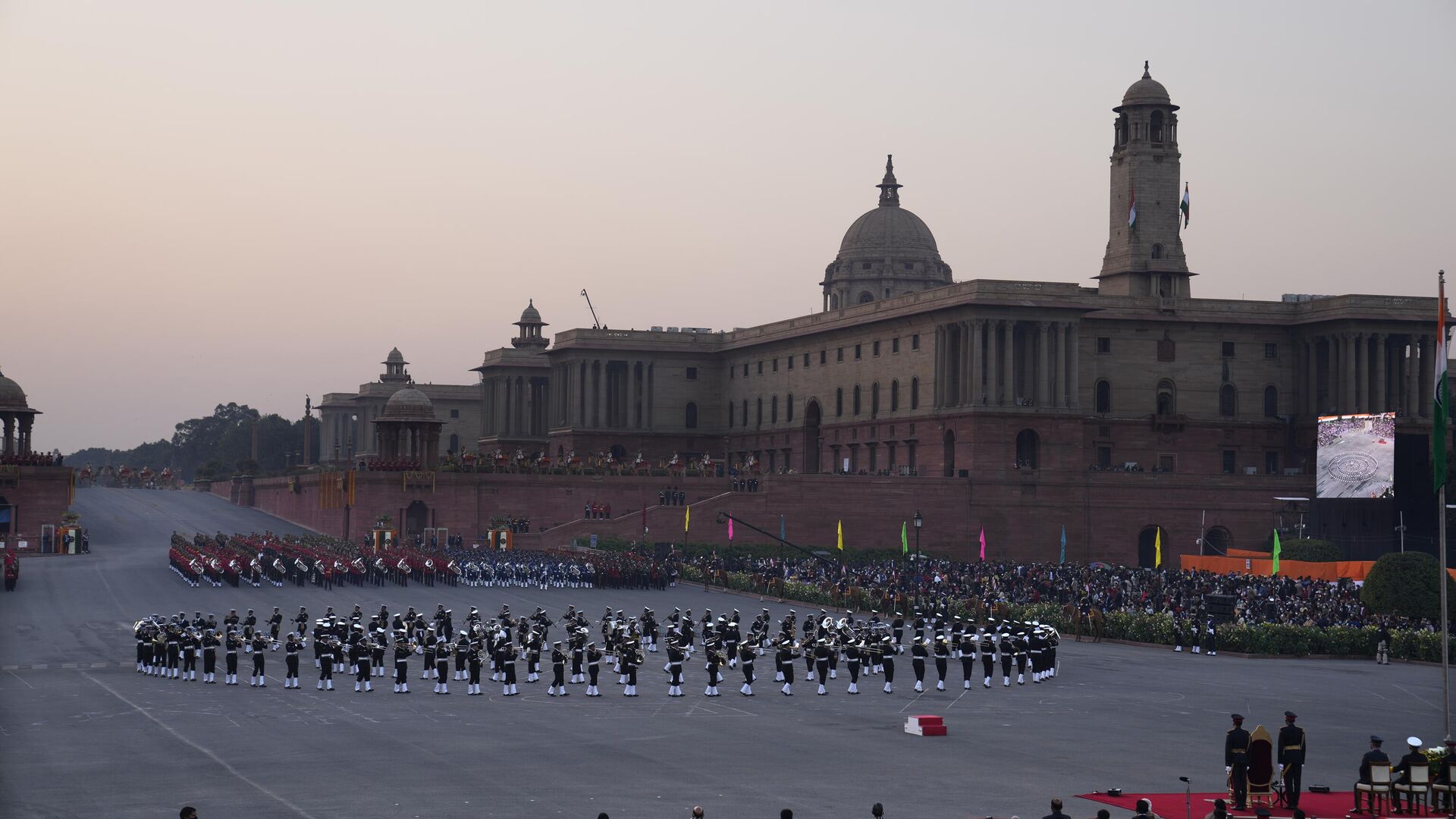 Indian military bands perform at the Raisina hills, the government seat of power, during the Beating Retreat ceremony, in New Delhi, India, Saturday, Jan. 29, 2022. - Sputnik India, 1920, 25.01.2023