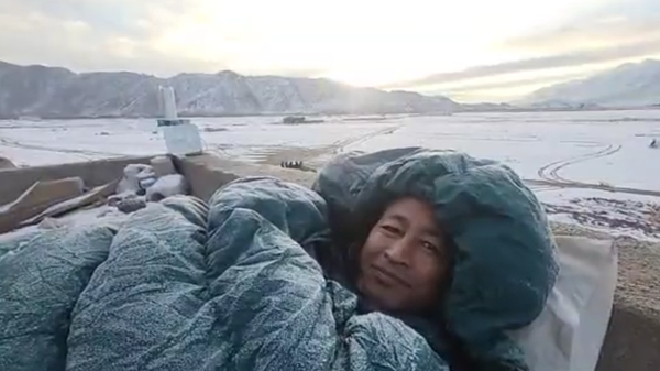 Sonam Wangchuk begins five-day Climate Fast for Ladakh's glaciers  - Sputnik भारत