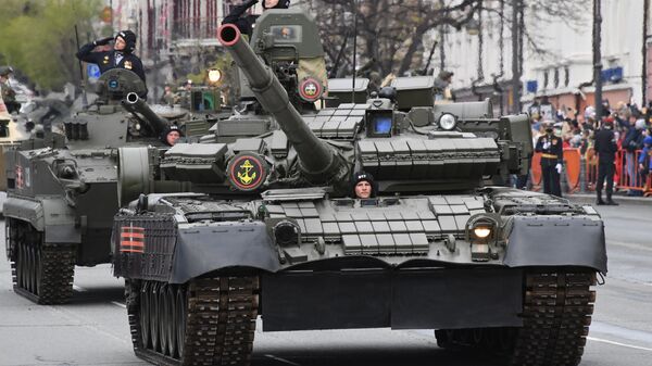 T-80BV Main Battle Tank during 9 May parade at Red Square - Sputnik भारत