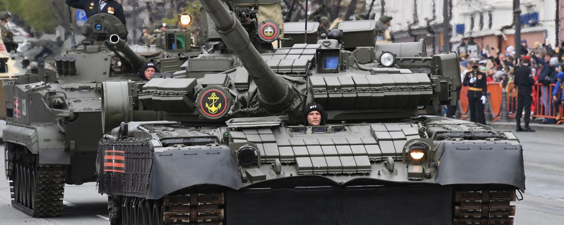 T-80BV Main Battle Tank during 9 May parade at Red Square - Sputnik भारत, 1920, 27.01.2023