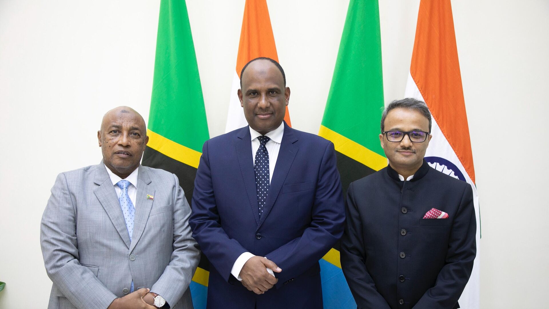 Deputy Minister for Tanzania's Foreign Ministry, Hon. Amb. Mbarouk Nassor Mbarouk reaffirms Tanzania’s commitment for cooperating closely with India for the mutual benefit of two countries. - Sputnik India, 1920, 30.01.2023