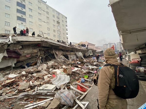 A 7.8-magnitude earthquake hit Diyarbakir, in southeastern Turkey, levelling buildings across several cities and causing damages in neighbouring Syria. - Sputnik भारत