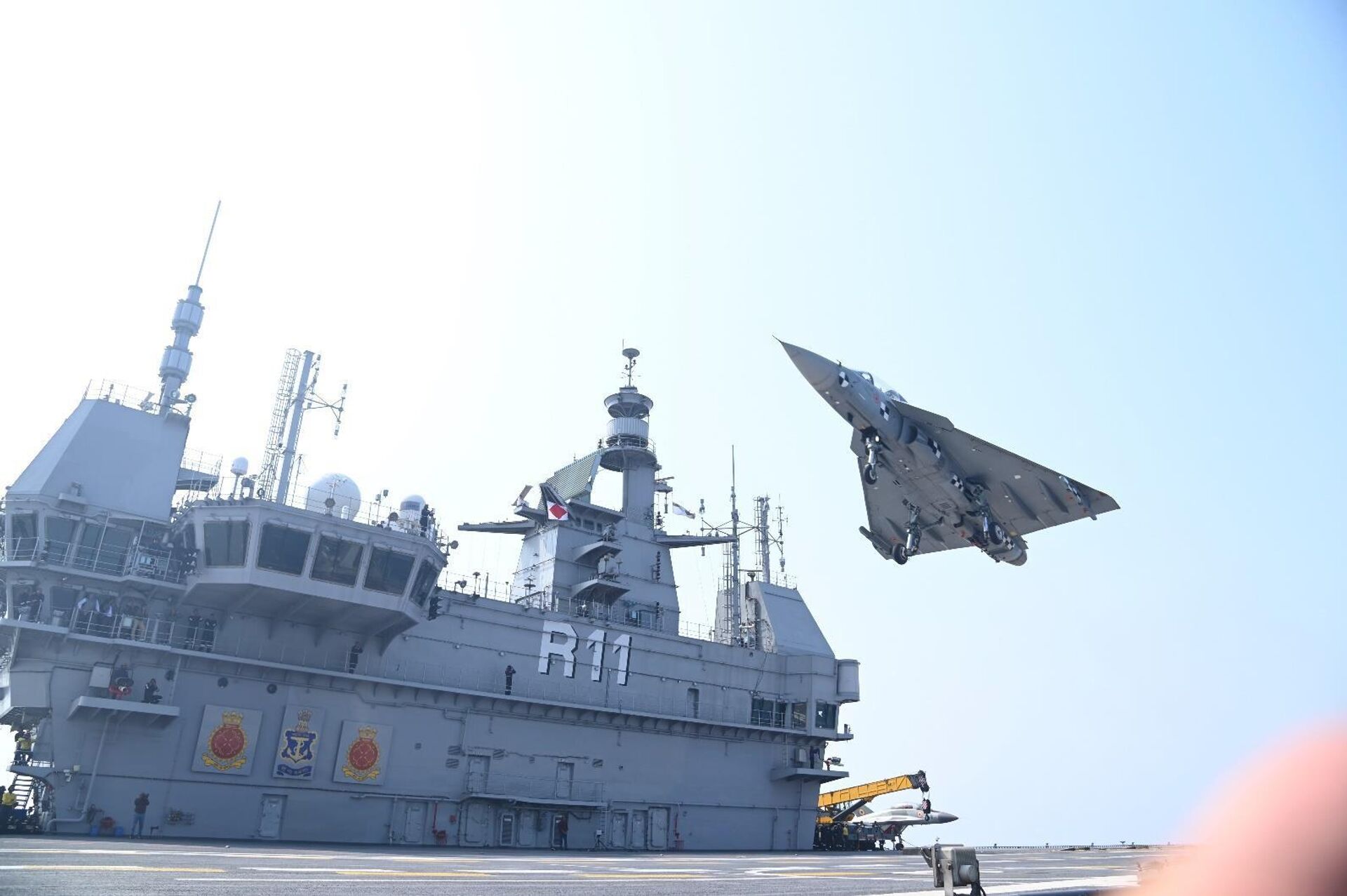 A naval variant of India's homegrown Light Combat Aircraft (LCA) Tejas successfully landed on the INS Vikrant - Sputnik India, 1920, 10.10.2023