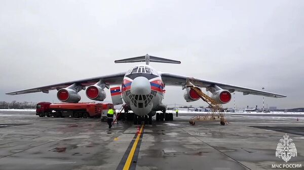 Russian Emergencies Ministry's Il-76 aircraft carrying rescue teams to help eliminate the consequences of the earthquakes in Syria and Turkey. - Sputnik India