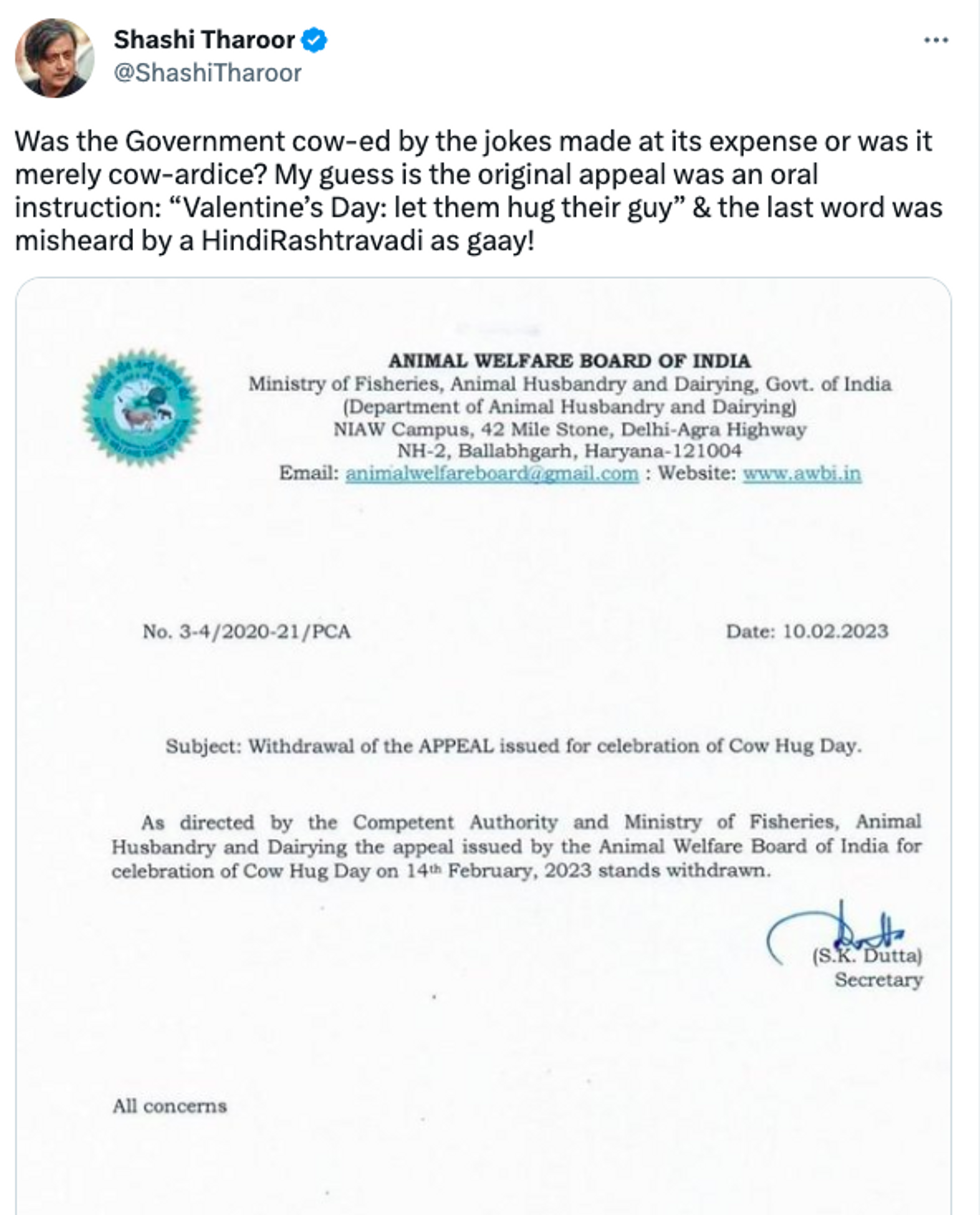 Shashi Tharoor Tweet on Withdrawal order of Cow Hug Day  - Sputnik India, 1920, 11.02.2023