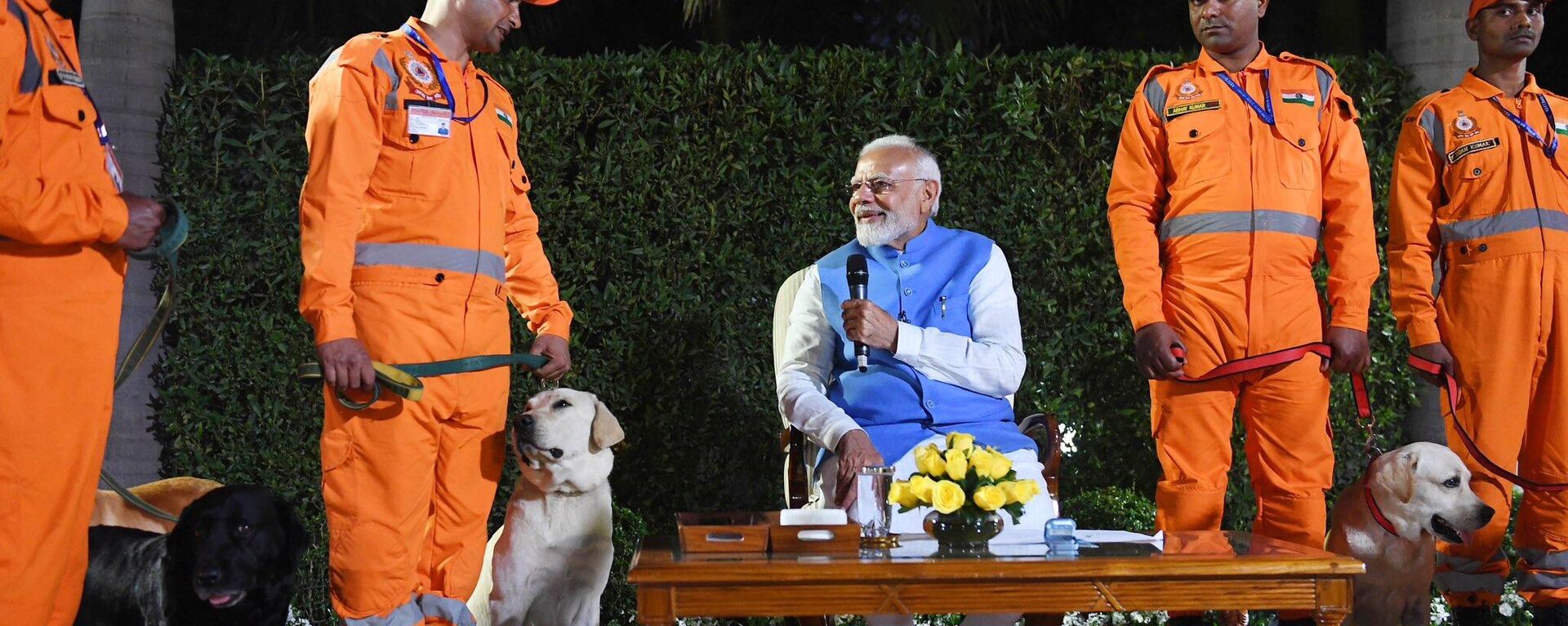 Narendra Modi interacts with 'Operation Dost' officers  - Sputnik भारत, 1920, 21.02.2023