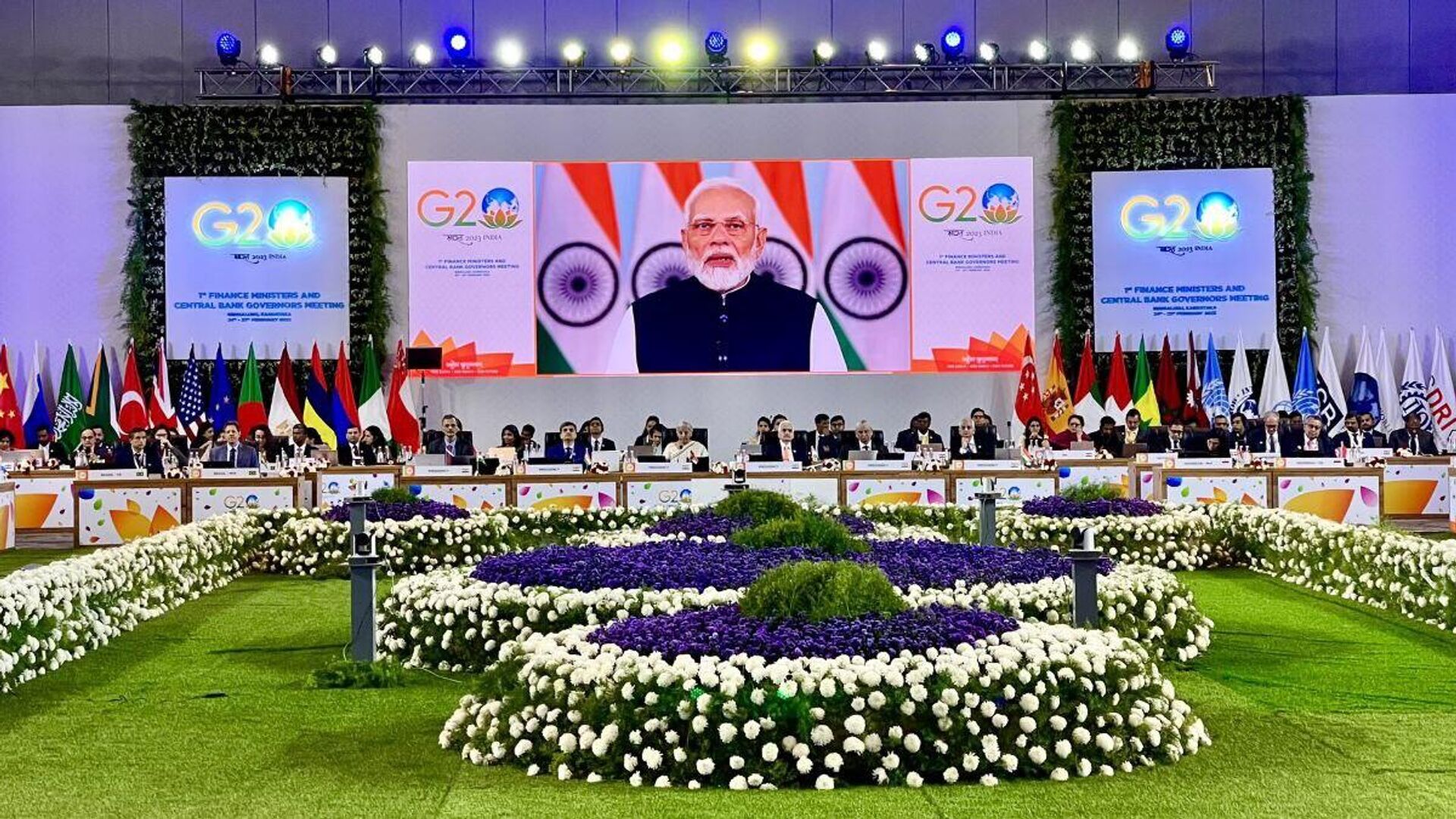 Prime Minister Narendra Modi addresses participants of the G20 finance ministers' and central bank governors' meeting - Sputnik India, 1920, 24.02.2023