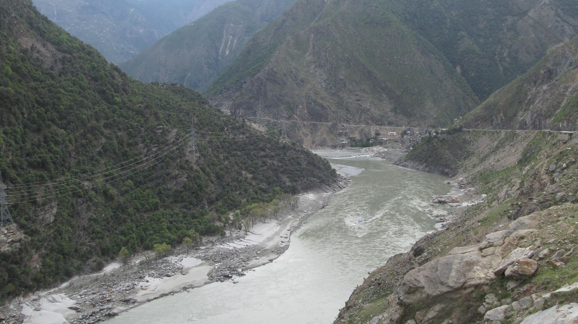  Indus river on Karakoram highway - Sputnik India, 1920, 24.02.2023