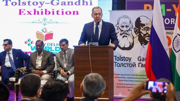 Foreign Minister Sergey Lavrov at the opening ceremony of exhibition Leo Tolstoy – Mahatma Gandhi - Sputnik भारत