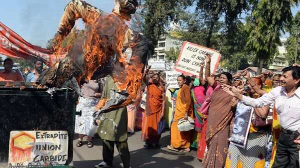 Bhopal Gas disaster survivors shout slogans - Sputnik भारत