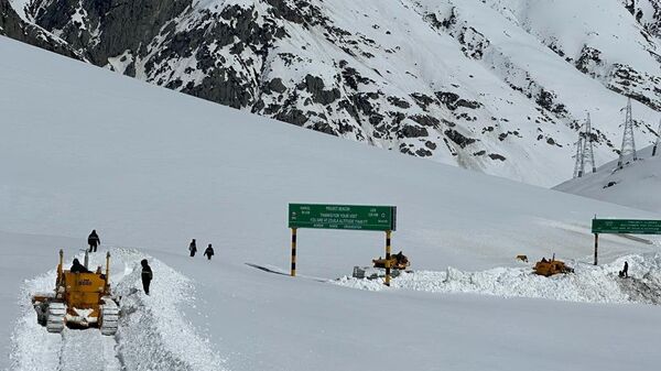 Zojila Pass on the Greater Himalayan Range - Sputnik भारत