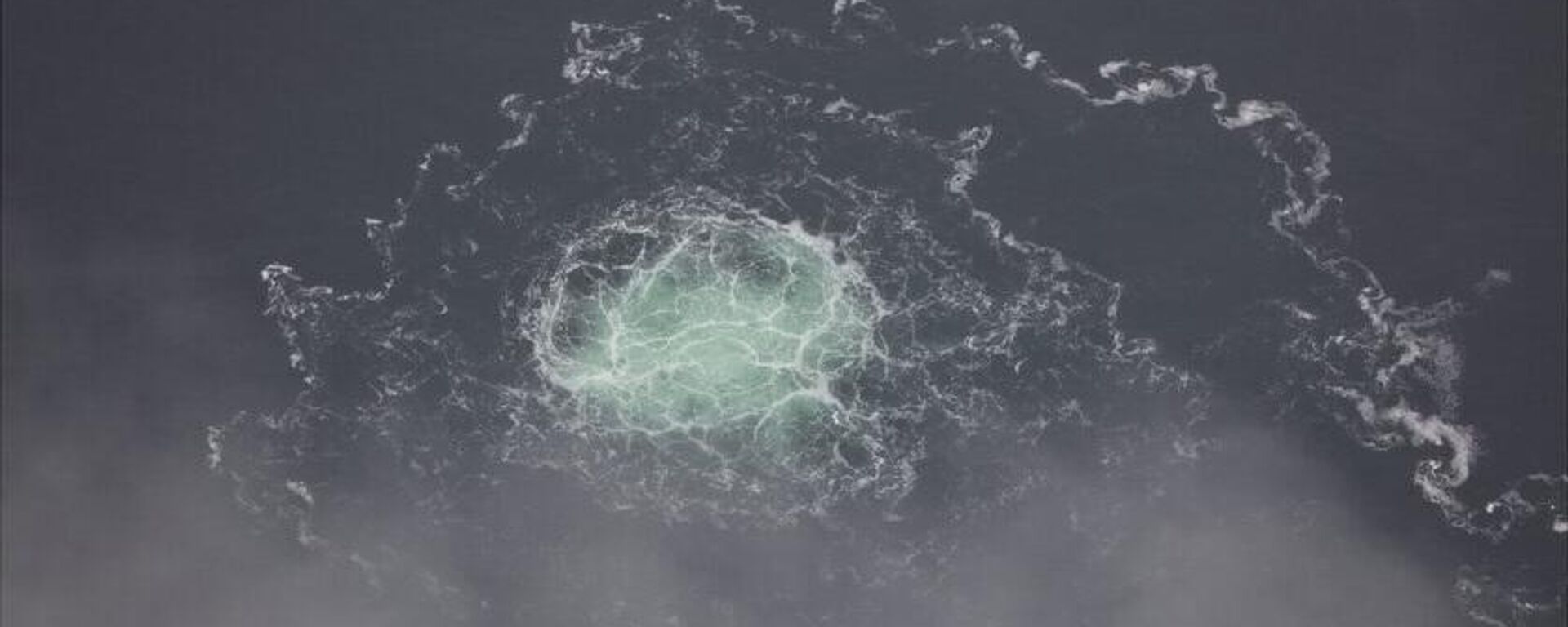  In this picture provided by Swedish Coast Guard, a small release from Nord Stream 2 is seen, Wednesday, Sept. 28, 2022 - Sputnik भारत, 1920, 25.08.2023
