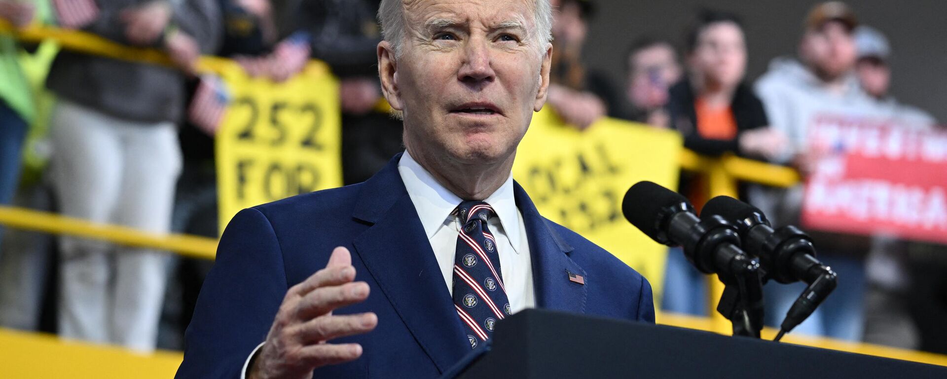US President Joe Biden speaks about his proposed Federal budget for the fiscal year 2024 at the Finishing Trades Institute in Philadelphia, Pennsylvania, on March 9, 2023 - Sputnik India, 1920, 28.03.2023