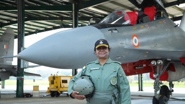 India's President Droupadi Murmu Takes Sortie on Su-30MKI Fighter Jet - Sputnik भारत