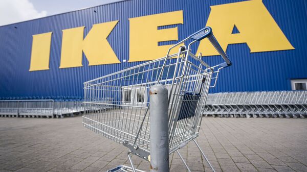 Until further notice, the branch of the furniture chain Ikea at the location of the company's German headquarters in Wallau near Wiesbaden is closed, in front of which an empty shopping trolley is standing, Germany, Tuesday, March 17, 2020. - Sputnik भारत