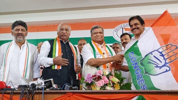 Ex-Karnataka CM Jagadish Shettar joins Congress - Sputnik भारत
