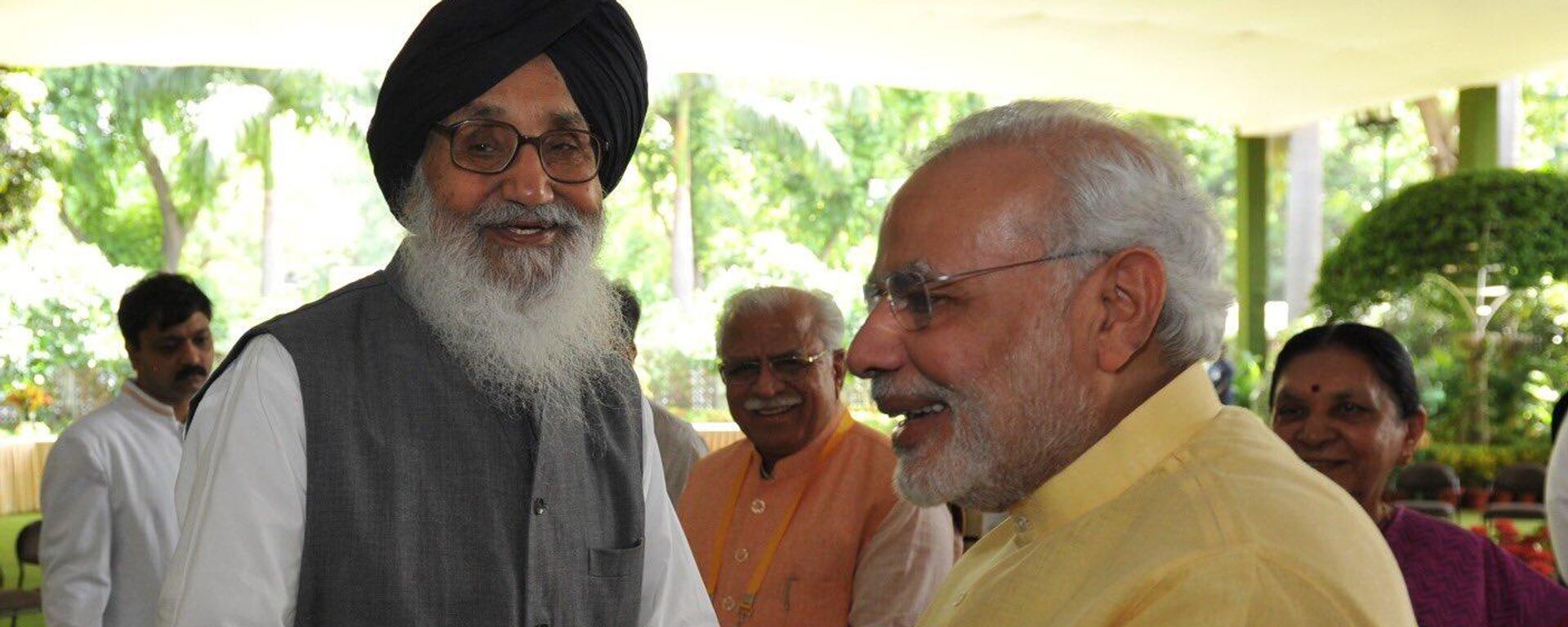 Prime Minister Narendra Modi with one of India's biggest Punjabi leaders, Parkash Singh Badal  - Sputnik India, 1920, 26.04.2023