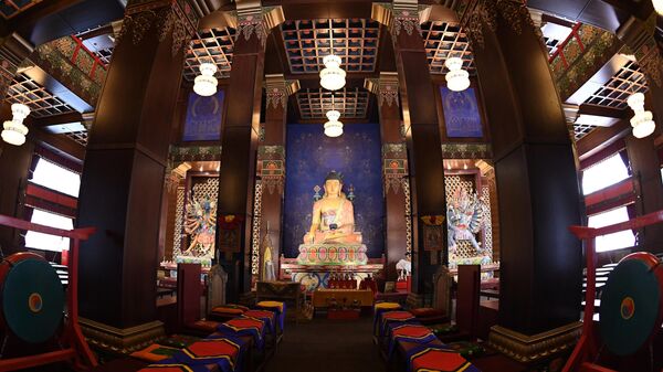 Интерьер главного буддийского монастыря Тувы Тубтен Шедруб Линг  - Sputnik भारत