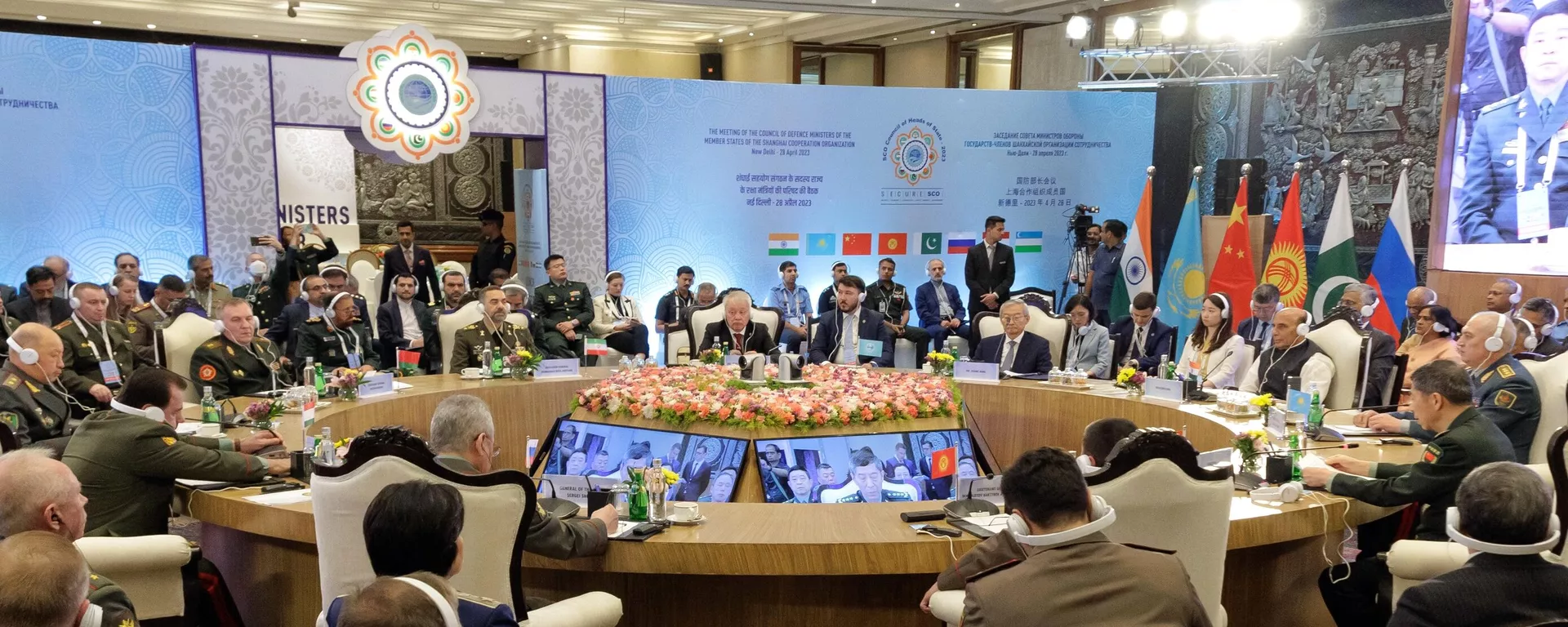 Defense Ministers of the member States of the Shanghai Cooperation Organization (SCO) attend a meeting in New Delhi, India. - Sputnik India, 1920, 30.04.2023