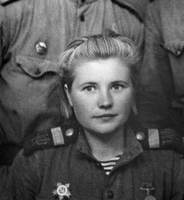 येकतेरीना मिखाइलोवा (डेमिना) चिकित्सा प्रशिक्षक और मरीन कॉर्प्स में सेवा करने वाली एकमात्र महिला थी, जिसे सोवियत संघ के हीरो का दर्जा दिया गया था। - Sputnik भारत