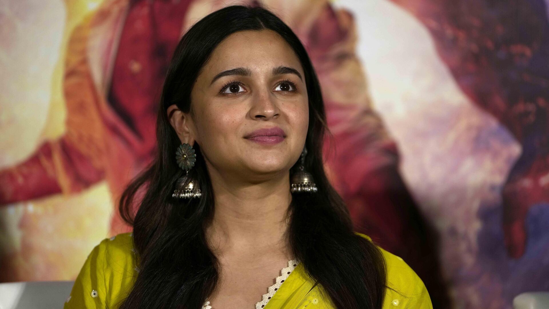 Bollywood actresse Alia Bhatt attends a press conference for her recently released film Brahmastra in Ahmedabad, India, Thursday, Sept. 15, 2022. - Sputnik India, 1920, 11.05.2023