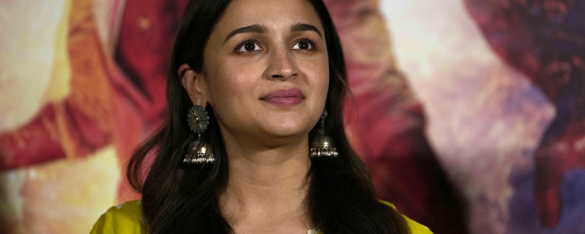 Bollywood actresse Alia Bhatt attends a press conference for her recently released film Brahmastra in Ahmedabad, India, Thursday, Sept. 15, 2022. - Sputnik India, 1920, 27.11.2023
