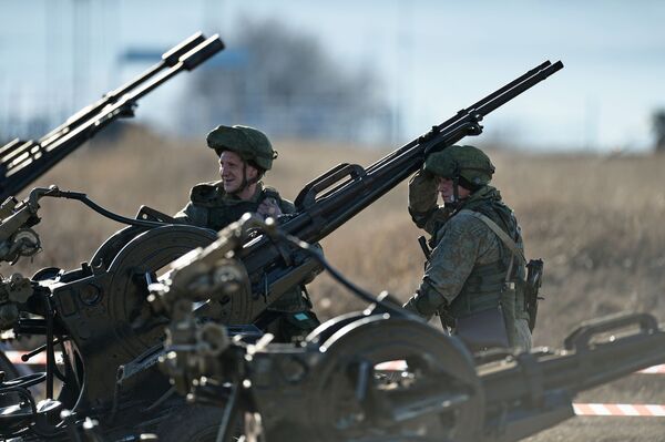 The Black Sea Fleet servicemen during qualifying competitions at the Tank Biathlon contest at the Angarsky testing site in Crimea.  - Sputnik भारत