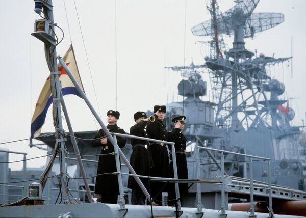 A ship of the Russian Navy Black Sea Fleet. Raising of the Russian Navy flag - Sputnik भारत