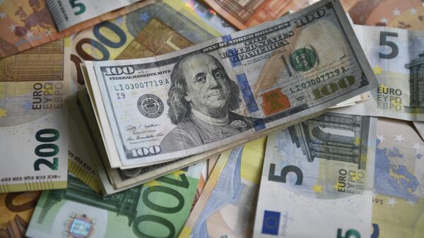 Euro and dollar banknotes - Sputnik India