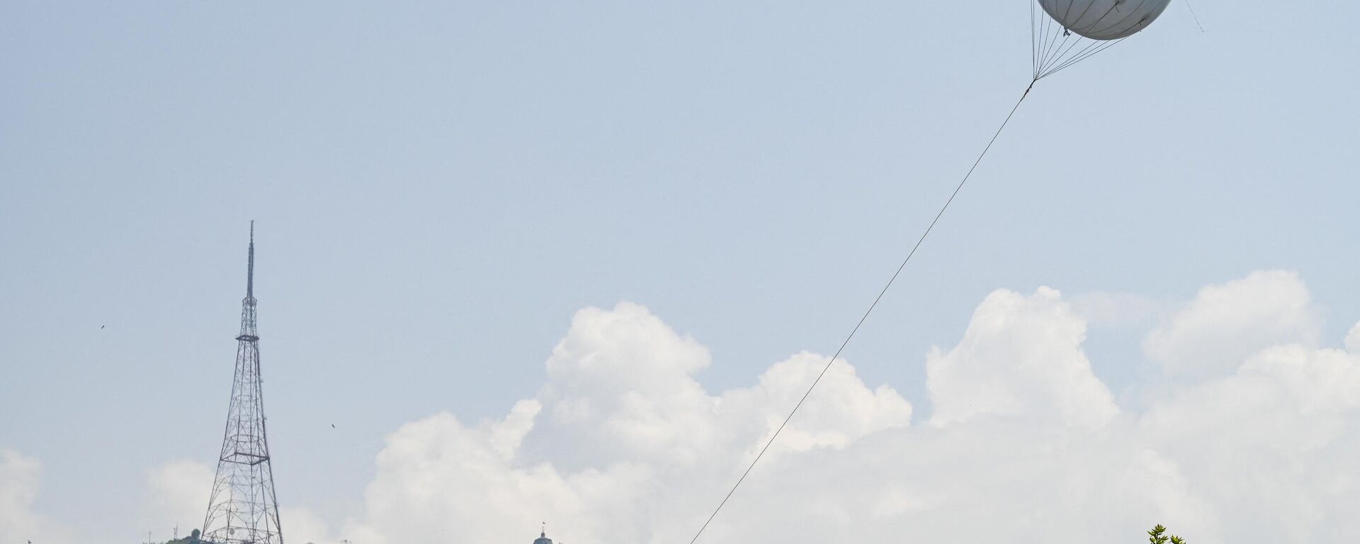 A G20 balloon flies in the sky of Srinagar on May 5, 2023, ahead of the summit. - Sputnik India, 1920, 16.05.2023