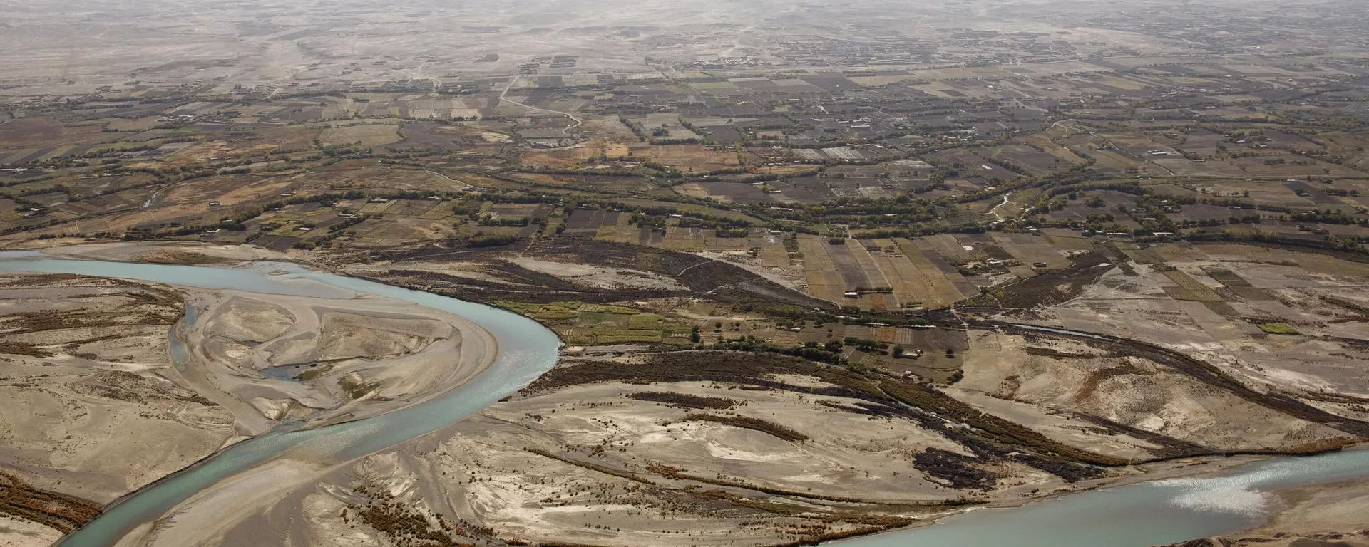An aerial view from a medevac helicopter shows the Helmand river - Sputnik India, 1920, 16.05.2023