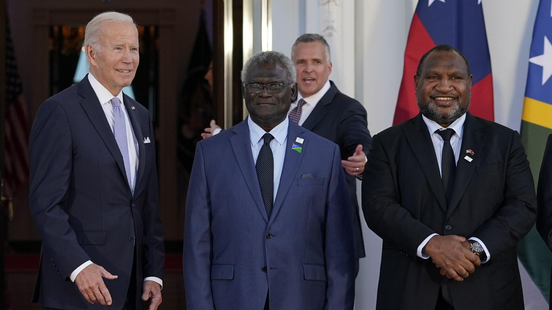 President Joe Biden poses for photos with Pacific Island leaders including Solomon Islands Prime Minister Manasseh Sogavare, center, and Papua New Guinea Prime Minister James Marape on the North Portico of the White House in Washington, Sept. 29, 2022. - Sputnik India, 1920, 17.05.2023