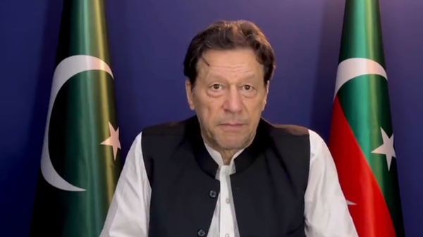 Imran Khan, during a video address on Wednesday, suggested the reason for his arrest was his and his party's popularity in Pakistan - Sputnik India