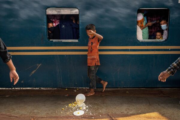 &#x27;भूख के आंसू&#x27;, बांग्लादेश का एक लड़का (Pink Lady® Food Photographer of the Year) - Sputnik भारत