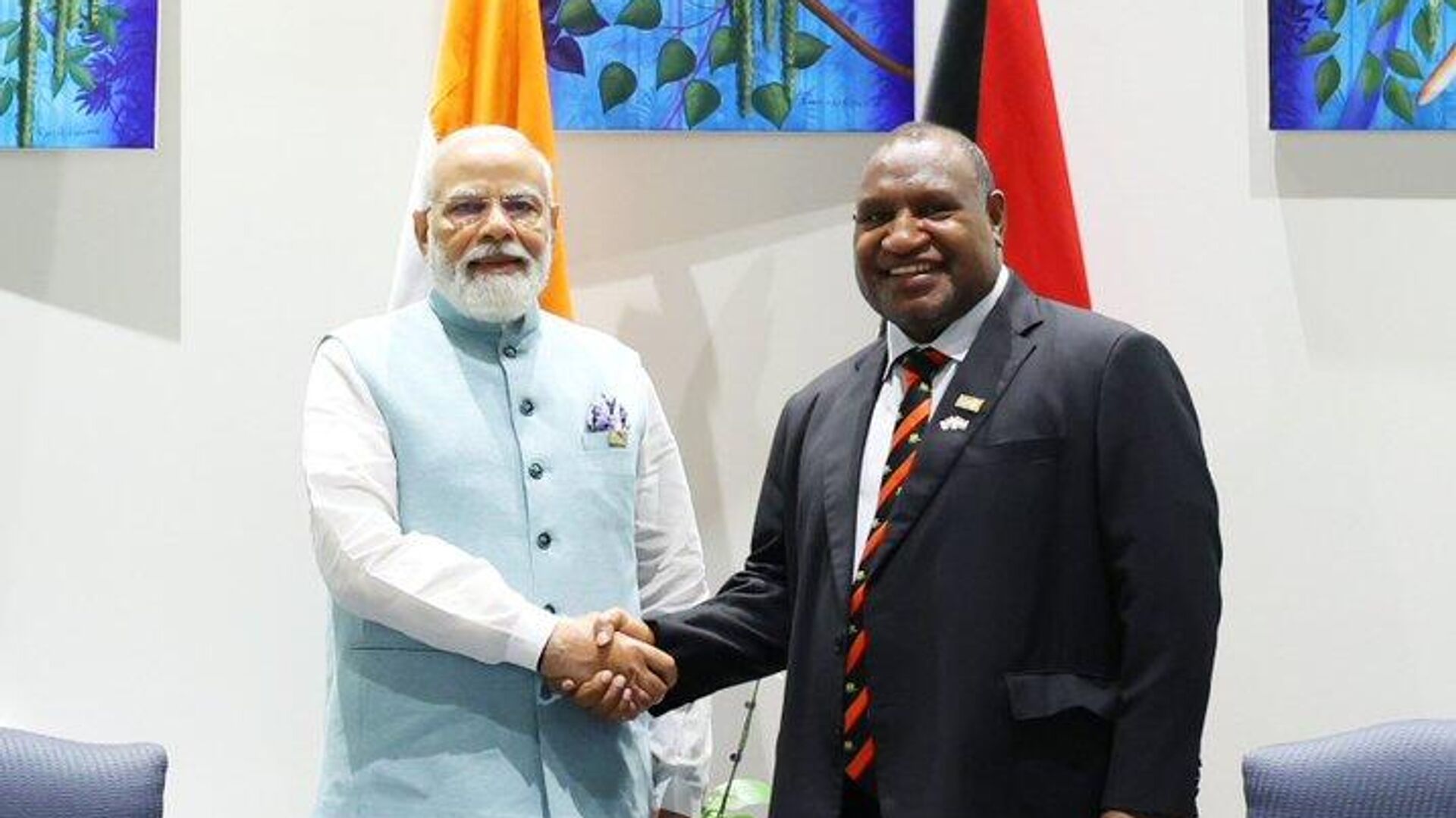Narendra Modi and Prime Minister James Marape of Papua New Guinea - Sputnik India, 1920, 22.05.2023