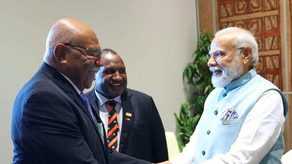 Modi in Papua New Guinea with PM Sitiveni Rabuka of Fiji - Sputnik India