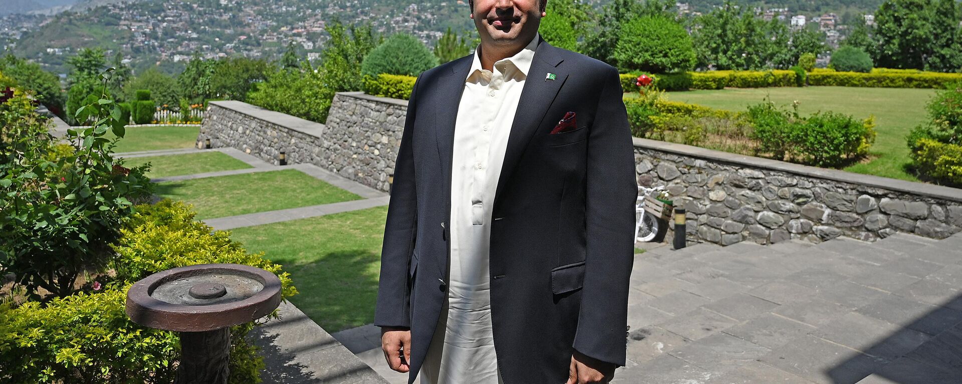 Pakistan's Foreign Minister Bilawal Bhutto Zardari poses after an interview with AFP in Muzaffarabad, the capital of Pakistan-administered Kashmir on May 22, 2023. - Sputnik India, 1920, 22.05.2023